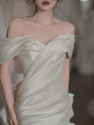 -艾米丽婚纱礼服