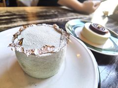 抹茶百香果慕斯-古董花园(思南路42弄小区店)