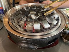 -围炉肉舍•炭烤活鳗•丹东海鲜烤肉(步行街店)