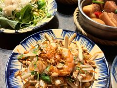 -Cuc Gach Quan Restaurant