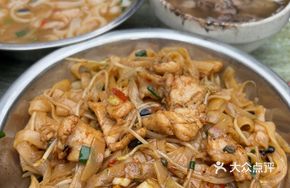 Old Friend Pork Slice Stir-Fried Noodles