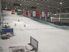 -乔波室内滑雪场