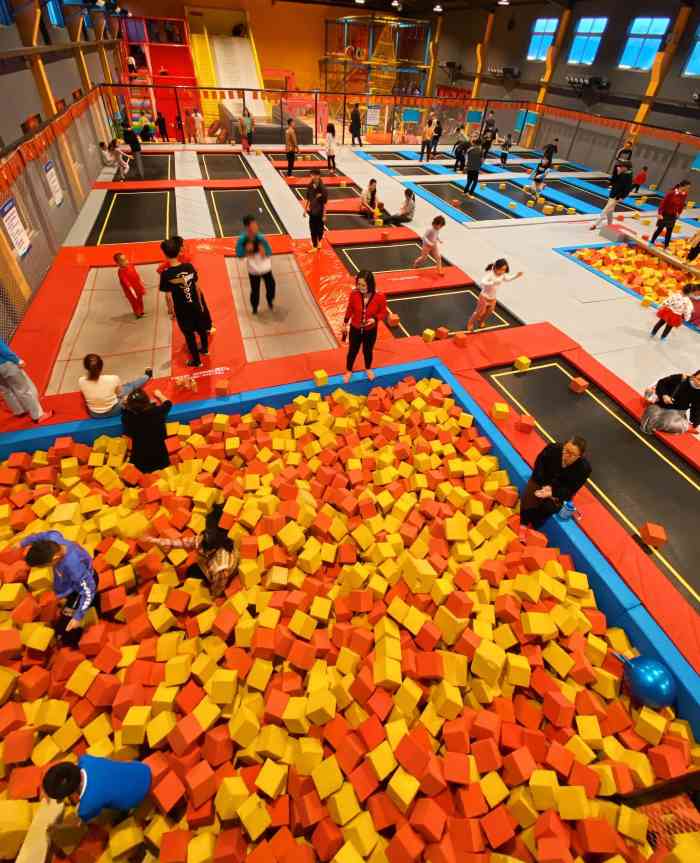 jump 联盟蹦床主题公园-"有一段时间没有来了,孩子和同学很早就约好.