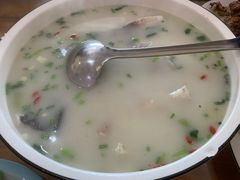 -美顺香食府鱼头老店(雪野湖店)
