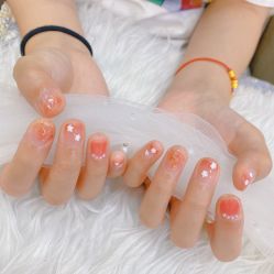-七彩虹美甲美睫 半永久