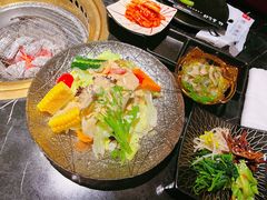 -山川小町·极番烧肉(新地假日广场店)