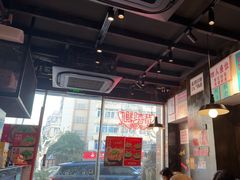 -肥汁米蘭香港米线(定西路店)