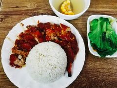 烧鹅仔饭-煲煲香快餐(南京路店)