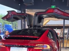 -TESLA 特斯拉(上海太古汇体验店)