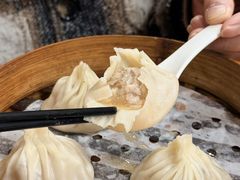 -莱莱小笼·乔艾