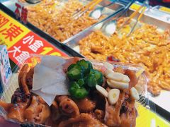 -六合夜市