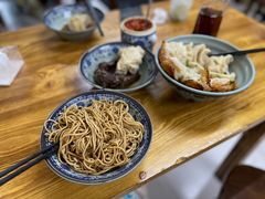 -无名氏宵夜小摊(祝家三姐妹馄饨店)
