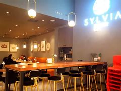 -POKEE VIA&Brunch·维娅(重庆来福士店)