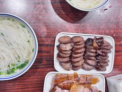 -香辉食馆(新兴路店)