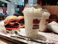 奶昔-The Habit Burger Grill 哈比特汉堡(复兴soho店)