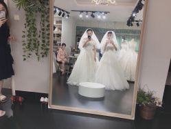 -雪莉美妆婚纱馆