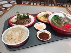 -大食代美食广场(上海中心店)