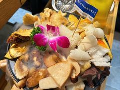 -一朵菌·野生菌探索家火锅(南亚店)