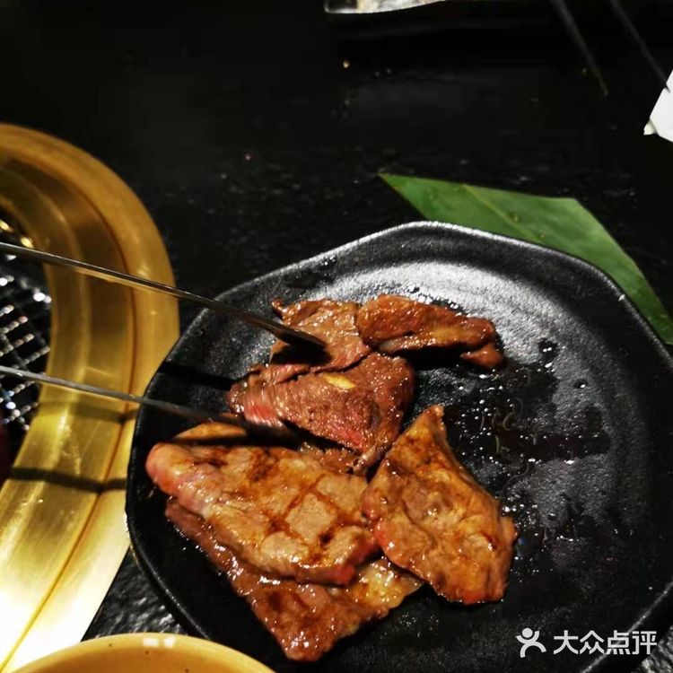 美滋滋的烤肉来啦[吐]