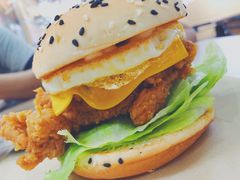 鸡蛋芝士鸡腿堡-牛纽塔·牛人堡(群众路店)