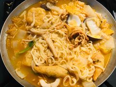 -8锅臭臭锅·正宗台湾小火锅(中心五路店)