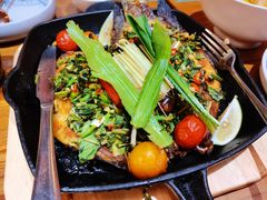香茅草烤罗非鱼-云海肴·汽锅鸡·云南代表菜(天津国金汇店)