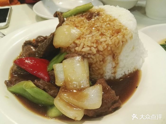 大咀港式茶餐厅(荟聚购物中心西红门店)柱侯牛腩饭图片 - 第574张