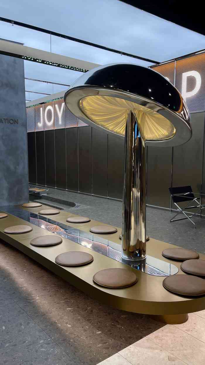 喜茶(万象城黑金店)-"大老远来到祖国温暖的的南方喝正宗的喜茶哈.