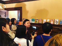 -Nathalie Djurberg与Hans Berg“牛皮纸包裹的月亮”-Prada荣宅当季展览