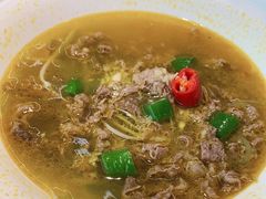 酸汤肥牛-芳满庭粤菜餐厅(丹阳吾悦店)