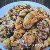 来买麻辣鸡都是现称现拌，干净卫生的食材