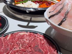 -茅草房·河畔园林火锅