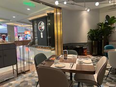 -港丽餐厅(来福士店)