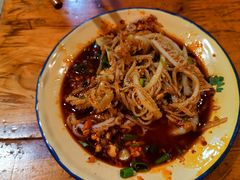 -拈签一笑黄牛肉辣卤串串