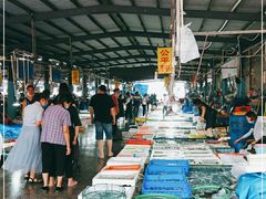 -霞涌市场海鲜摆卖区