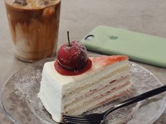 山楂奶油蛋糕-black rainbow coffee