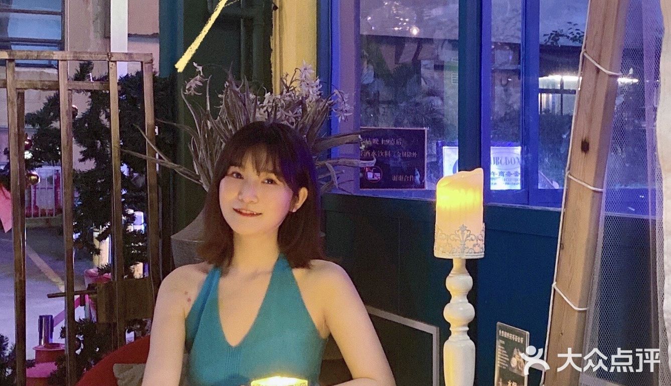 华侨城创意园敲适合约会的音乐餐厅 