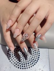 -丽心自助美甲美睫