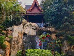 -七彩云南古滇温泉山庄