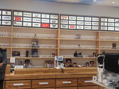 -豪门视光·星趣控·蔡司依视路眼镜代理商(中央大街店)