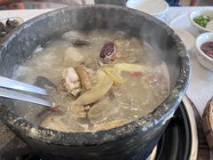 -鲁朗纳麦石锅鸡庄园