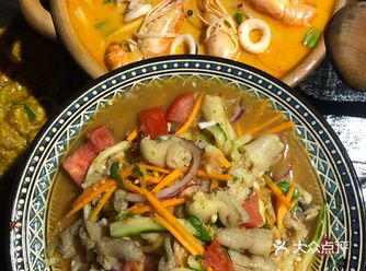 早就想去吃泰式餐厅，喜欢吃冬阴汤又酸又辣的感觉 