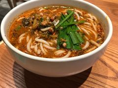 小锅米线-云海肴·汽锅鸡·云南菜(高德置地店)