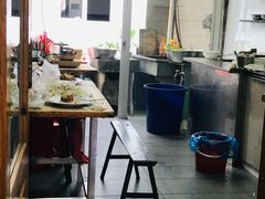 大堂-街头顶黄记馄饨王(中山中路店)