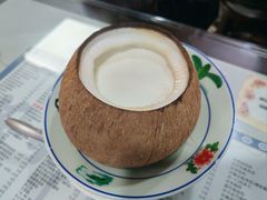 原只椰子炖蛋白-黄师奶甜品店