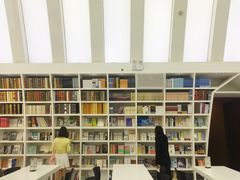 -钟书阁(松江泰晤士小镇店)