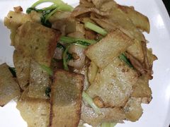 -黄泥岗·地道湖北菜(奥特莱斯店)