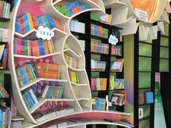 -钟书阁(松江泰晤士小镇店)