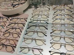 -宏宇眼镜蔡司依视路折扣店(兆佳眼镜城店)