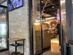 -BOURBON 玻本美式餐厅酒吧(虹桥新天地店)
